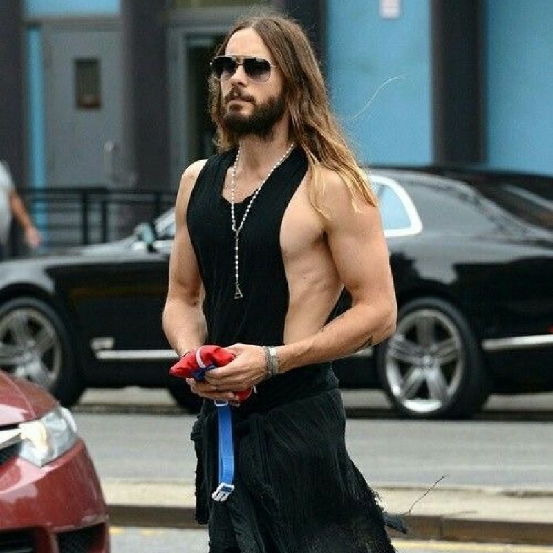 jared leto cabelo grande