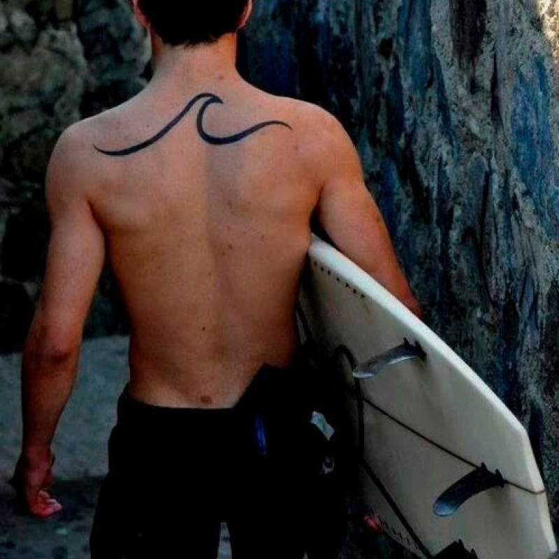 tatuagem masculina nas costas