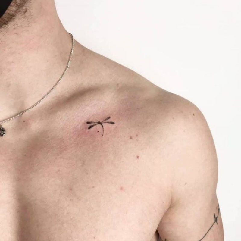 tatuagem masculina no peito