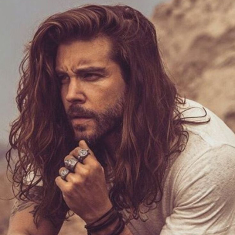 cabelo grande masculino 