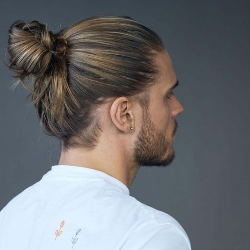 Undercut cabelo grande masculino